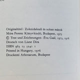 Sockendackel und Papierschmetterling