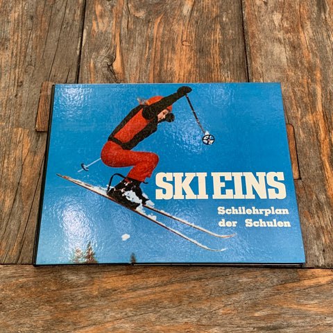 Ski Eins, Buch
