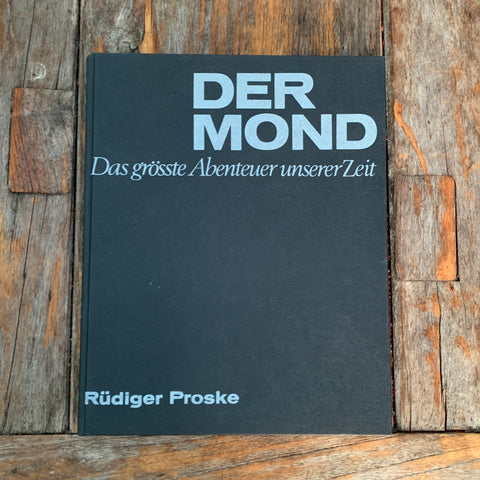 Der Mond, Buch