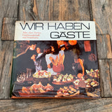 Wir haben Gäste, Buch