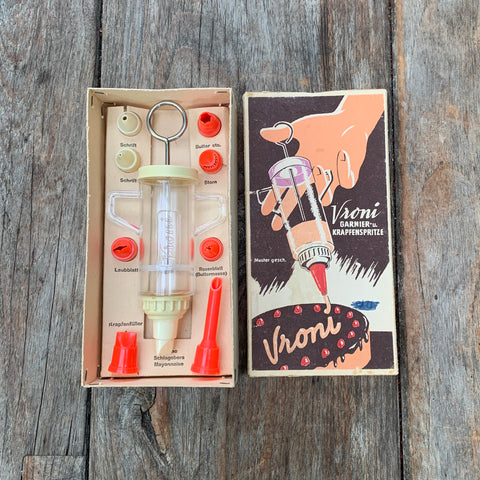 VRONI, Garnier- und Krapfenspritze