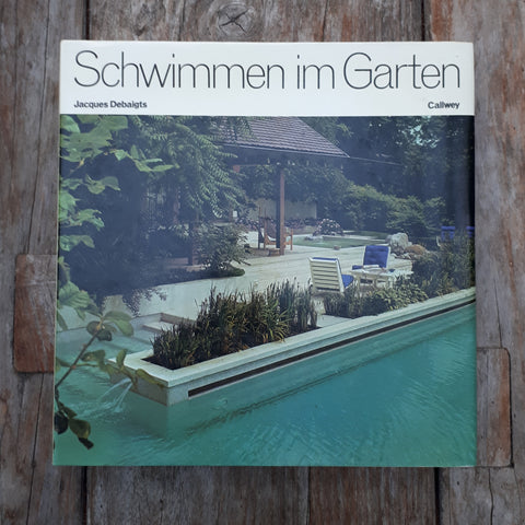 Schwimmen im Garten