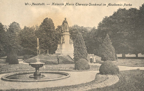 Wr. Neustadt Kaiser Maria Theresia Denkmal im Akademiepark