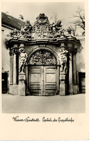 Wr. Neustadt Portal des Probsthofes
